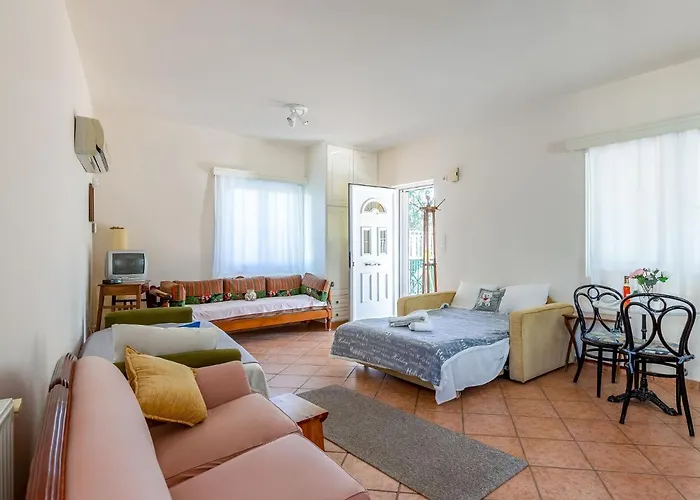 Alluring Cottage In Porto Rafti With Balcony